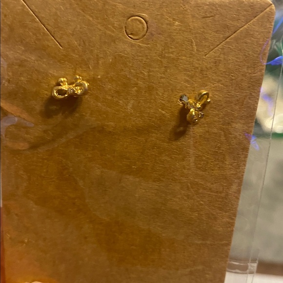 Set of Stud Earrings - Picture 3 of 7